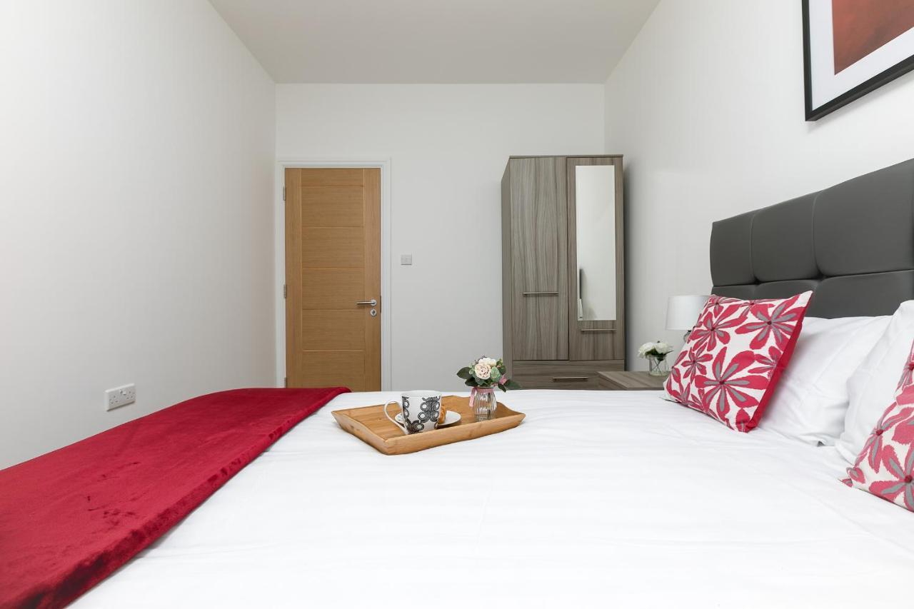 Kvm - City Apartment 9 - Contractors - Town Centre By Kvm Stays Питерборо Екстериор снимка