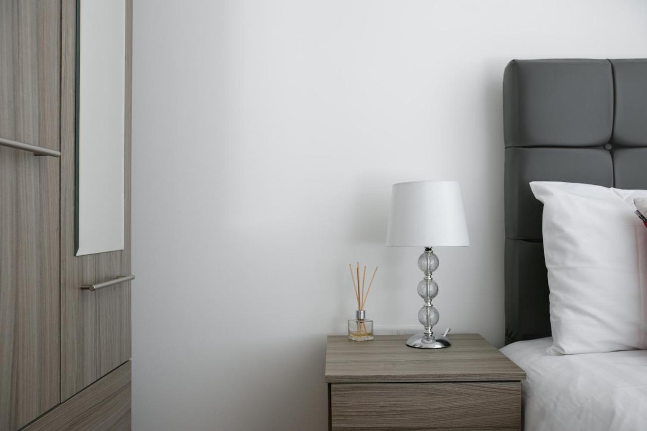 Kvm - City Apartment 9 - Contractors - Town Centre By Kvm Stays Питерборо Екстериор снимка